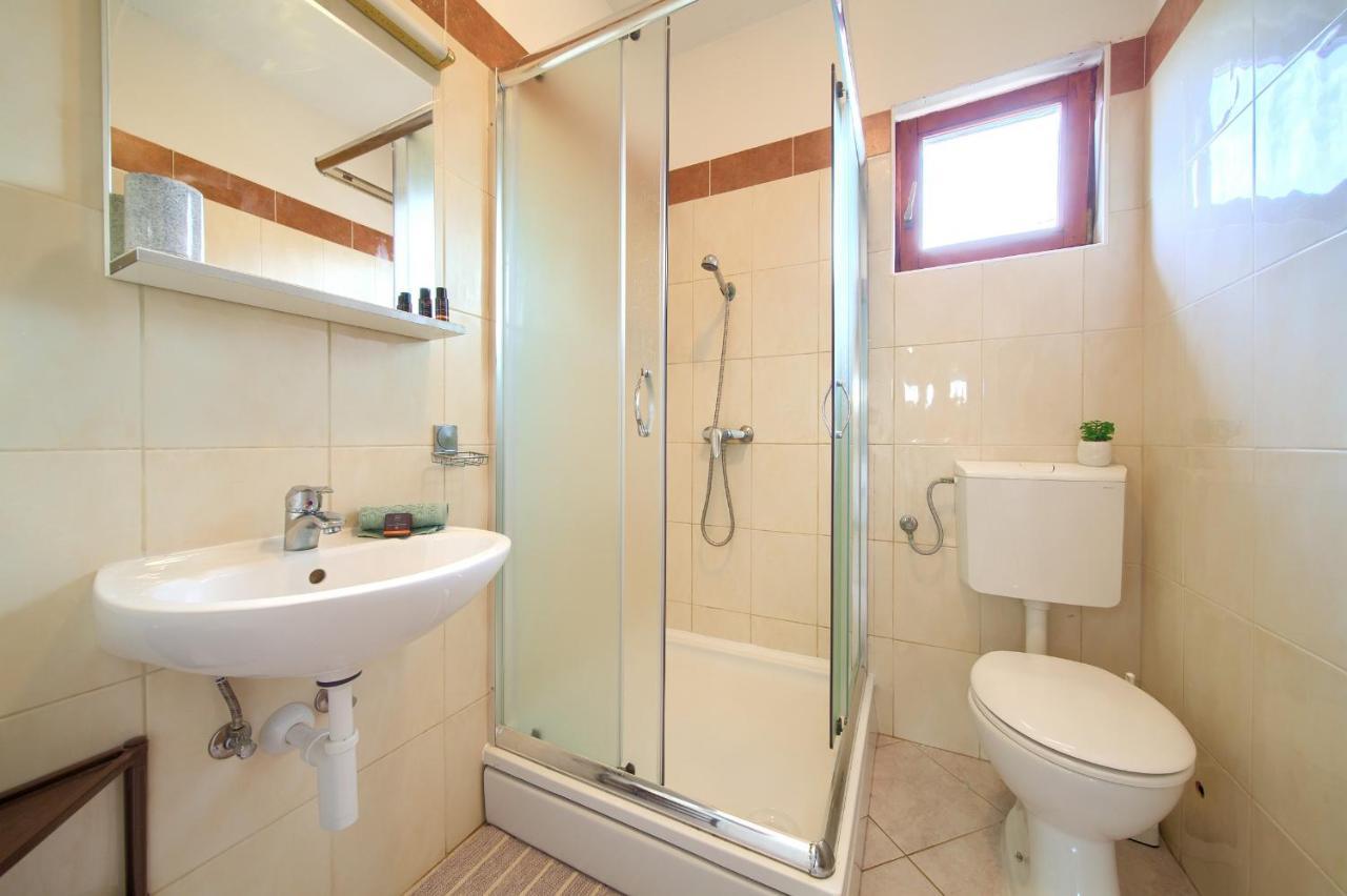 Rasopasno Apartment With Terrace And Private Parking Buitenkant foto
